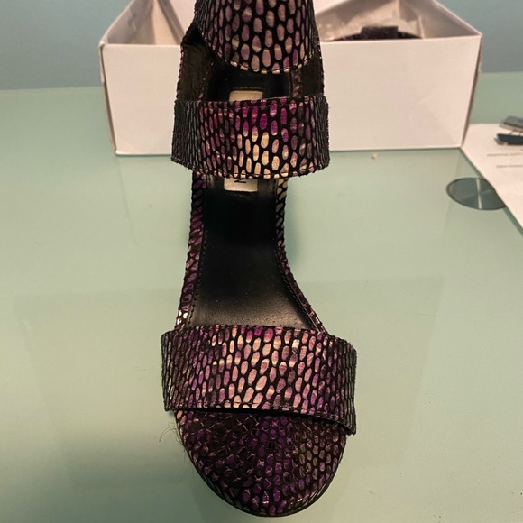 Heels - Picture 4 of 5